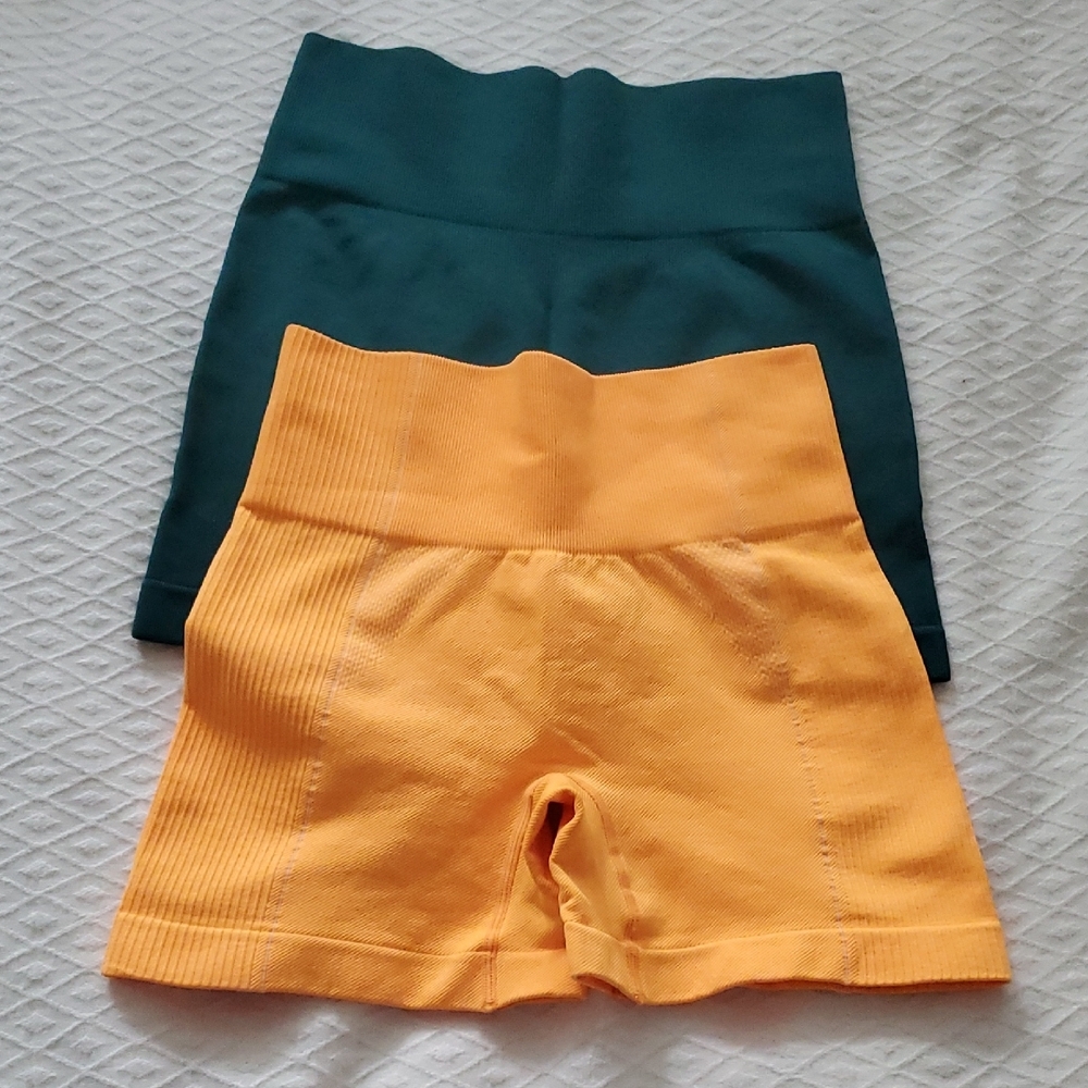 Tummy Tuck High-Waisted Stretch Shorts/ Green + Orange